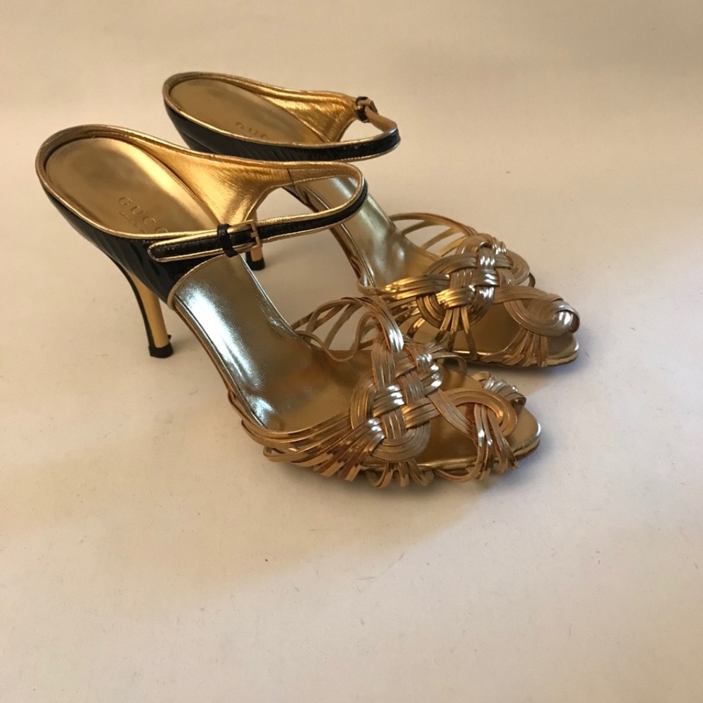 Gucci Gold and black patent mules